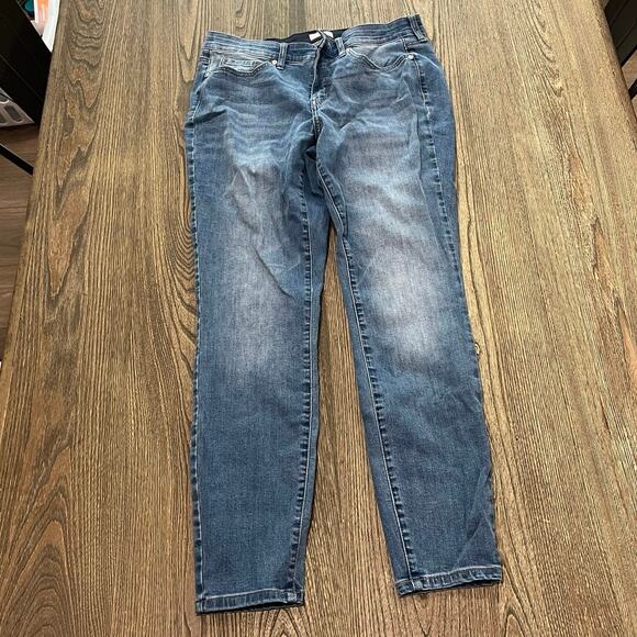 Wonderly Denim - Wonderly Womens Mid-Rise Skinny Jeans Whiskering Denim Medium Wash Blue Size 8R